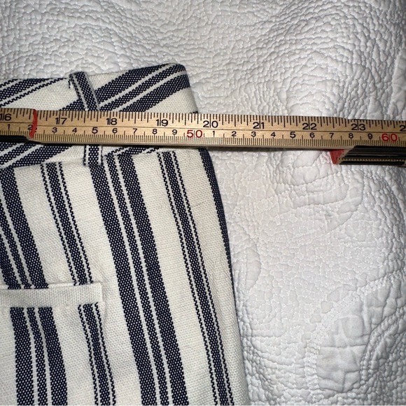 Ann Taylor Factory Flat Front Signature Striped Shorts Size 14 - Picture 4 of 4